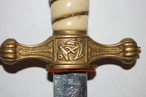 Kreigsmarine 2nd model WKC etched dagger with hammered scabbard