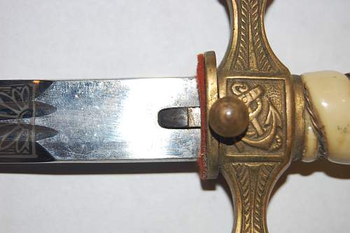 Kreigsmarine 2nd model WKC etched dagger with hammered scabbard