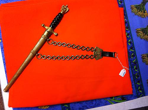 Kriegsmarine 2nd model WKC etched dagger with black grip chained hanger and M38 pommel