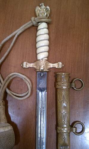 Kriegsmarine 2nd model Eickhorn etched dagger with portepee