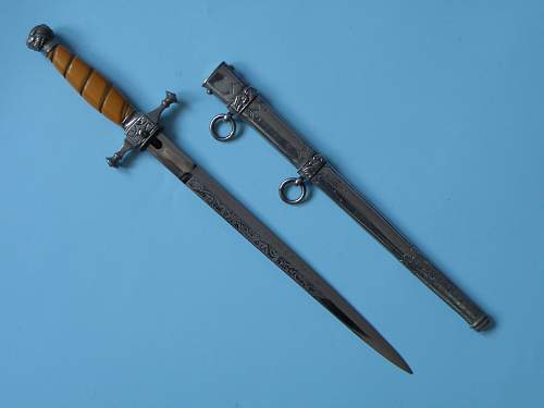 Kriegsmarine 2nd model Eickhorn etched dagger with portepee