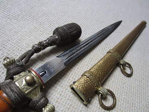 Kriegsmarine 2nd model Alcoso etched dagger with hammered scabbard orange grip and portepee