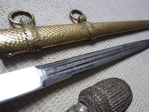 Kriegsmarine 2nd model Alcoso etched dagger with hammered scabbard orange grip and portepee