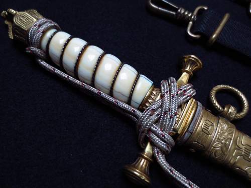 Imperial Kruegsmarine Eickhorn damascus dagger with deluxe scabbard hanger belt and portepee