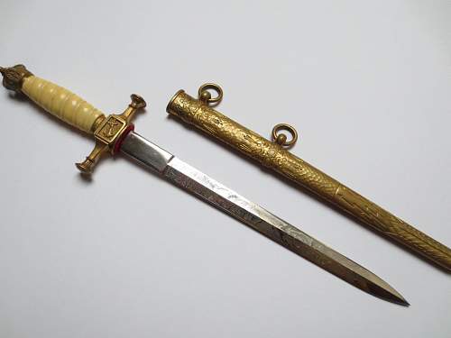 Imperial Kreigsmarine unmarked etched dagger with ivory grip and deluxe scabbard in mint condition