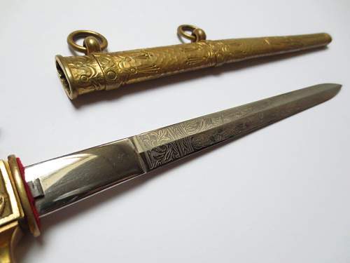 Imperial Kreigsmarine unmarked etched dagger with ivory grip and deluxe scabbard in mint condition