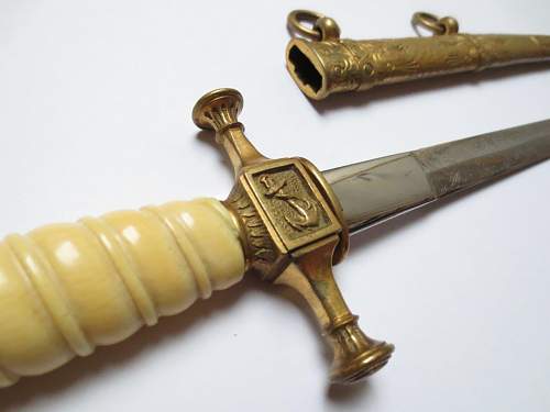 Imperial Kreigsmarine unmarked etched dagger with ivory grip and deluxe scabbard in mint condition