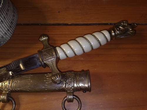 Kriegsmarine 2nd model dagger ( non producer marked ) with Naval belt