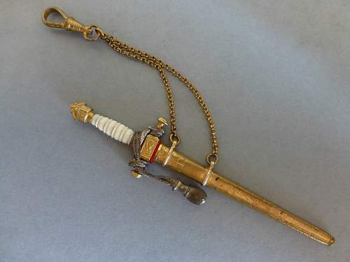 Imperial Kriegsmarine Miniature dagger with porteepe