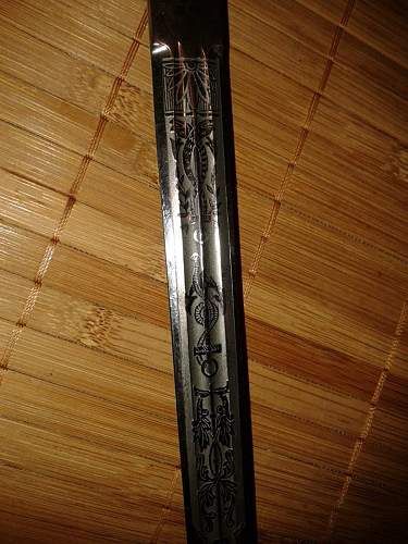 Kriegsmarine 2nd model Eickhorn etched dagger ( Real or fake )