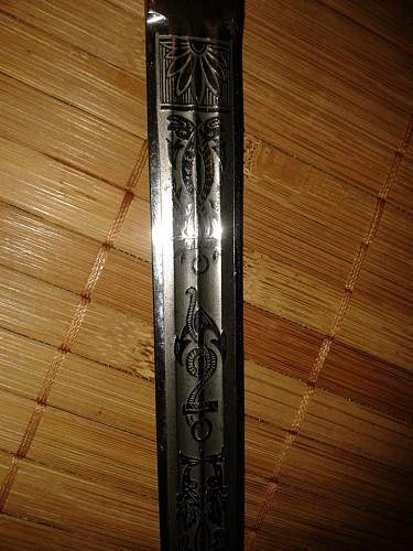 Kriegsmarine 2nd model Eickhorn etched dagger ( Real or fake )