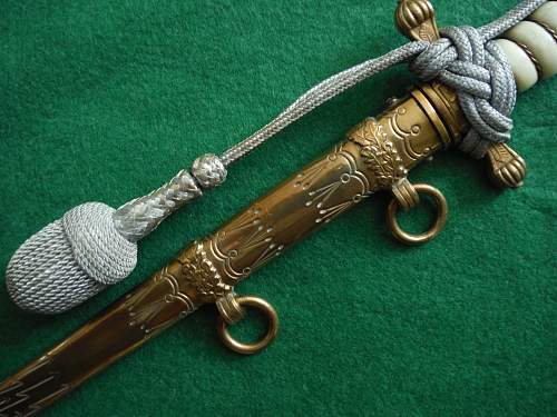 Kreigsmarine 2nd model Eickhorn etched dagger with portepee