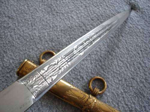 Kriegsmarine 2nd model Eickhorn etched dagger with hangers