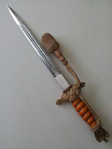Kriegsmarine 2nd model Alcoso etched dagger with orange grip and portepee