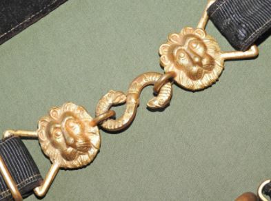 KRIEGSMARINE. ANOFFICER'S BELT WITH DAGGER HANGERS - variation or fake?