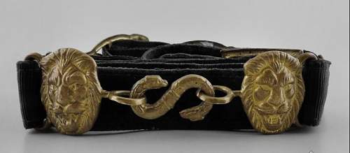 KRIEGSMARINE. ANOFFICER'S BELT WITH DAGGER HANGERS - variation or fake?