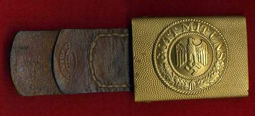 Two-piece KM parade buckles