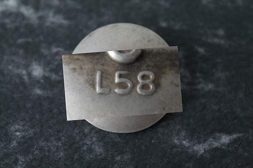 Kriegsverdienstkreuz 1 Klasse mit Schwertern // L58 Screwback