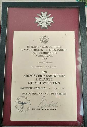 Urkunde vor Kriegsverdienstkreuz Klasse 1. mit schwertern, Keitel signed