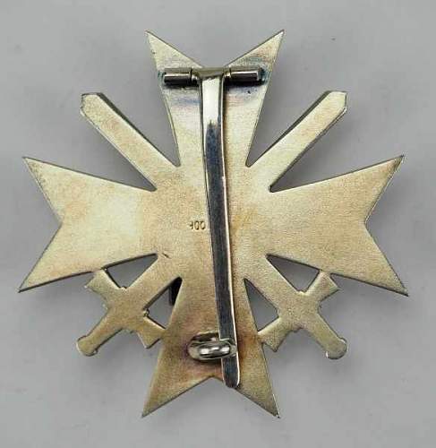 Kriegsverdienstkreuz Klasse 1 mit schwertern, L/52, 900 Silver