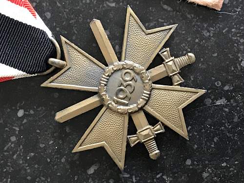 Identifying this Kriegsverdienstkreuz 2.Klasse mit Schwertern