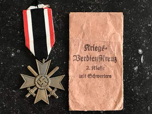 Identifying this Kriegsverdienstkreuz 2.Klasse mit Schwertern