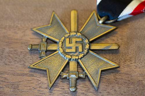 Identifying this Kriegsverdienstkreuz 2.Klasse mit Schwertern