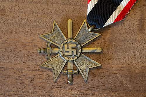 Identifying this Kriegsverdienstkreuz 2.Klasse mit Schwertern