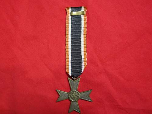 Kriegsverdienstkreuz 2nd class with strange ribbon help please