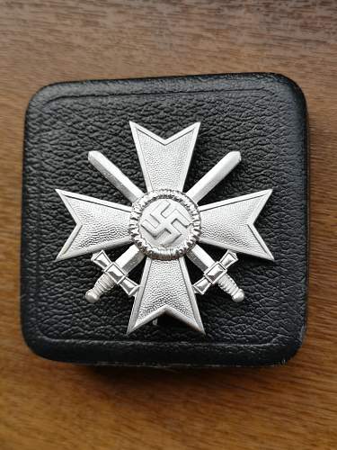 Kriegsverdienstkreuz Klasse 1 mit Schwertern, stonemint L/13