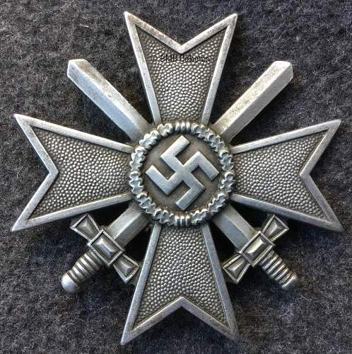 Kriegsverdienstkreuz 1.Klasse mit Schwertern K&amp;O ”second type made of zinc”.