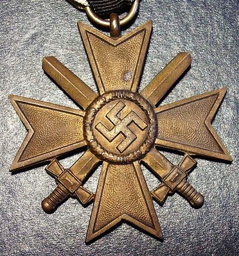 Kriegsverdienstkreuz 2. Klasse. Manufacturer? &#8470;2