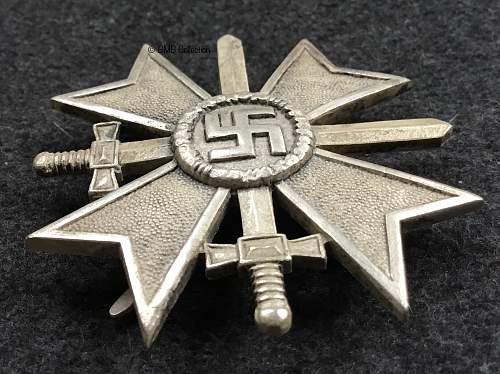 Kriegsverdienstkreuz 1.Klasse mit Schwertern, Deumer zinc cross.