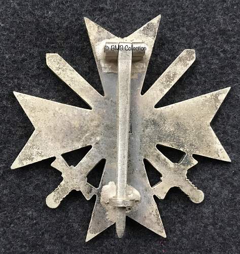 Kriegsverdienstkreuz 1.Klasse mit Schwertern, Deumer zinc cross.