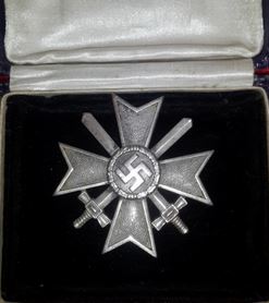 Kriegsverdienstkreuz 1. Klasse mit Schwertern 65 for review