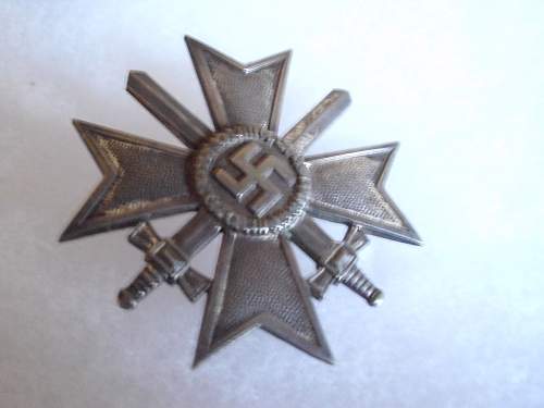 Kriegsverdienstkreuz 1.Klasse mit Schwertern help if real or fake