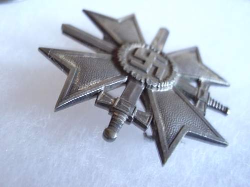 Kriegsverdienstkreuz 1.Klasse mit Schwertern help if real or fake