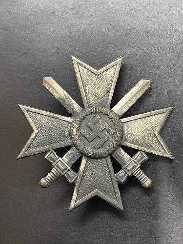 kriegsverdienstkreuz mit schwertern 1.klasse original or not?