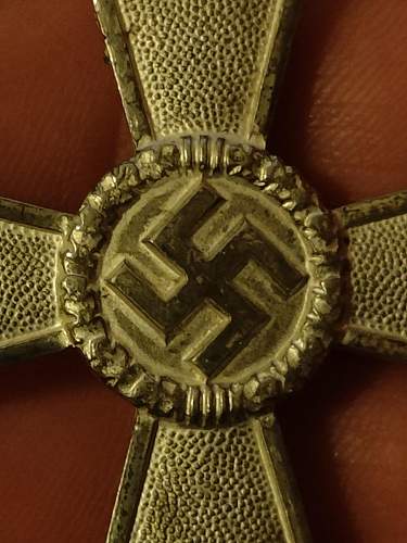 Kriegsverdienstkreuz 1. Klasse ohne Schwertern, need help