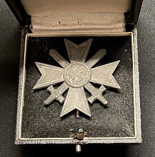 Cased Kriegsverdienstkreuz 1.Klasse mit Schwertern