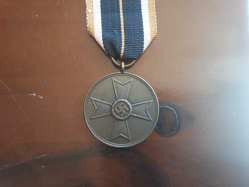 Kriegsverdienstmedaille for review