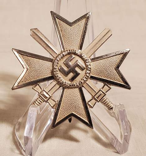 Kriegsverdienstkreuz 1.Klasse mit Schwertern &quot;62&quot;  Kerbach &amp; Oesterhelt, Dresden
