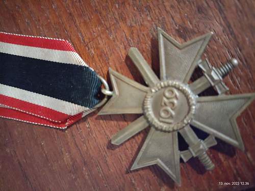 Kriegsverdienstkreuz 2 klasse. Help a newbie please :0)