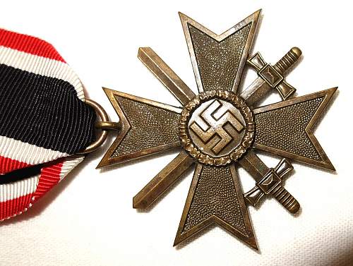 Kriegsverdienstkreuz 2.Klasse mit Schwertern no maker mark