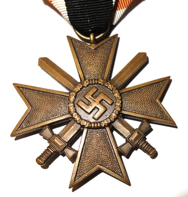 Kriegsverdienstkreuz 2.Klasse mit Schwertern no maker mark