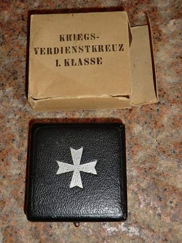 Kriegsverdienstkreuz 1. Klasse ohne Schwerten mit Etui.