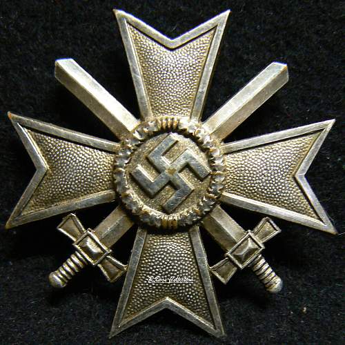 Kriegsverdienstkreuz 1.Klasse mit Schwertern, Unmarked