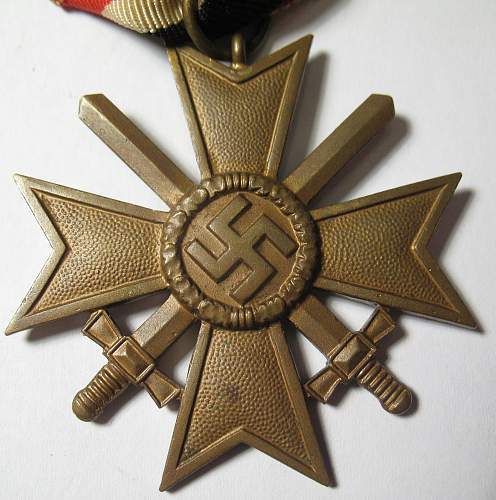 Kriegsverdienstkreuz 2.Klasse mit und ohne Schwerten