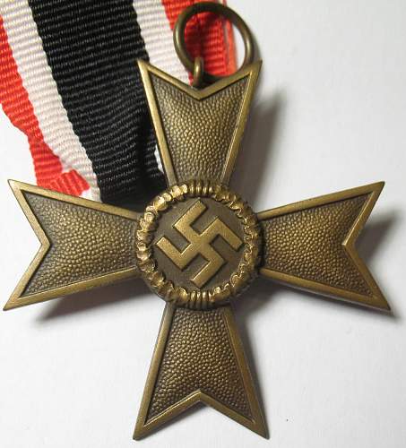 Kriegsverdienstkreuz 2.Klasse mit und ohne Schwerten