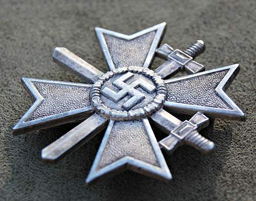 Kriegsverdienstkreuz 1.Klasse mit Schwertern 65 -GOOD?